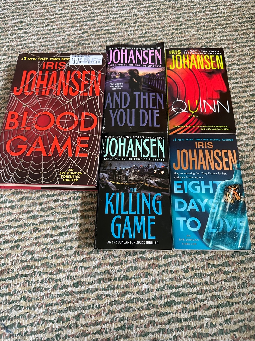 Iris Johansen Eve Duncan Collection - 1 hardback & 4 paperback